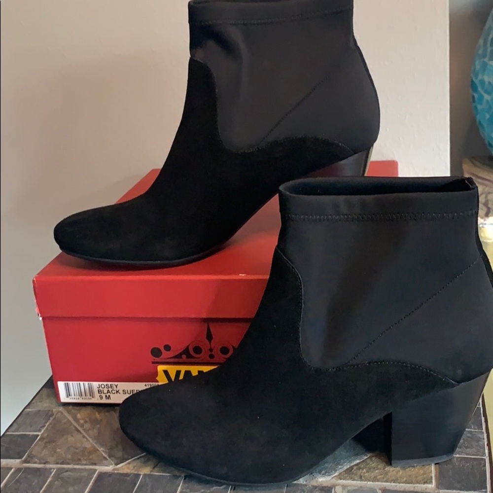 Van Eli Josey Suede Ankle Boot